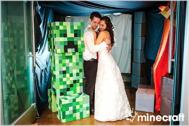 http://www.img2.9minecraft.net/Misc/Minecraft-Wedding-11.jpg