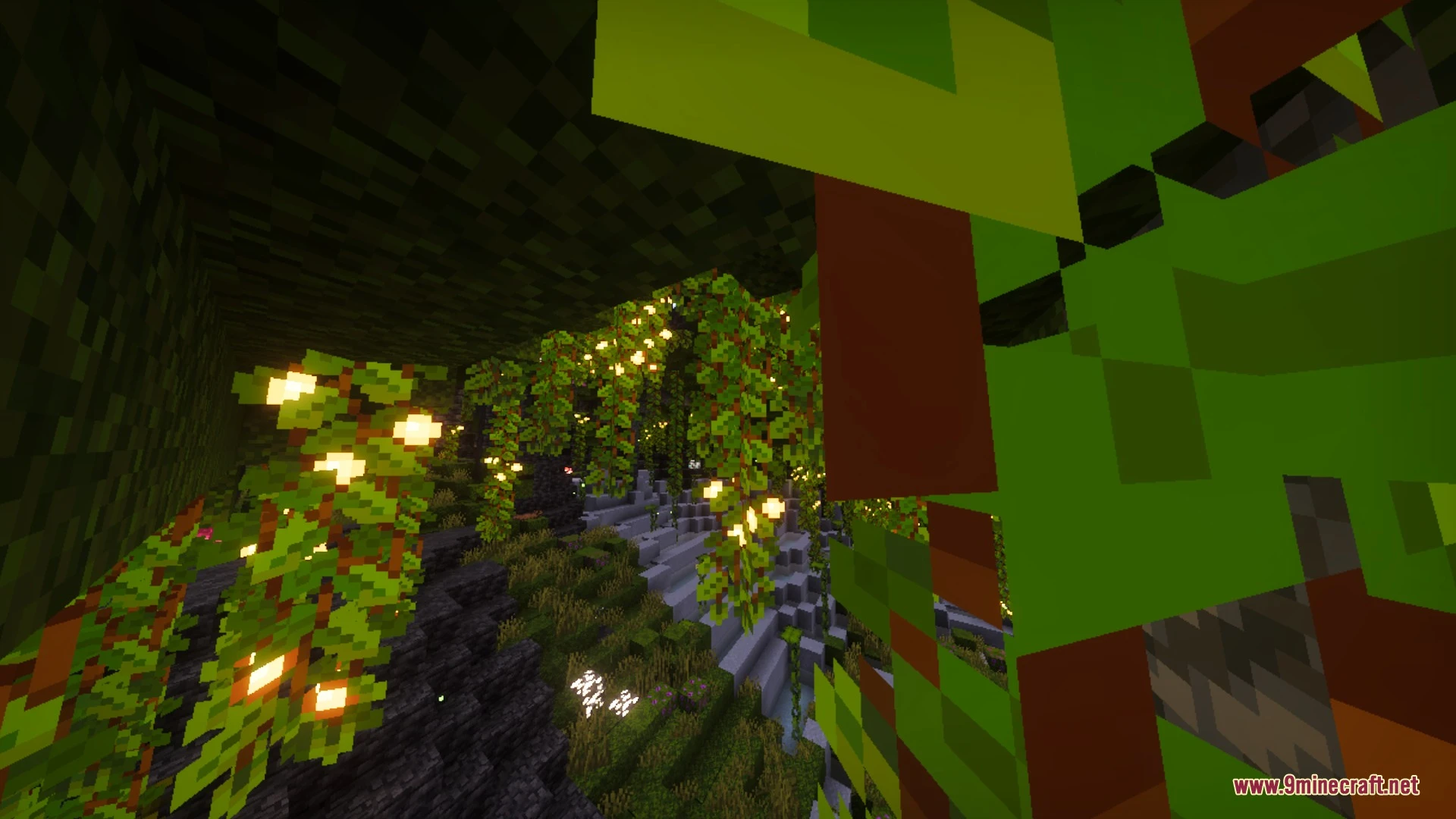 Vibrant Aura Legacy Shader (26.x, 1.21) – Volumetric God Rays and Water — screenshot 6